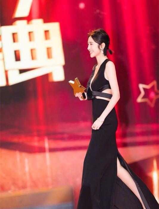 唐艺昕快唱断气了 唐艺昕快唱断气了